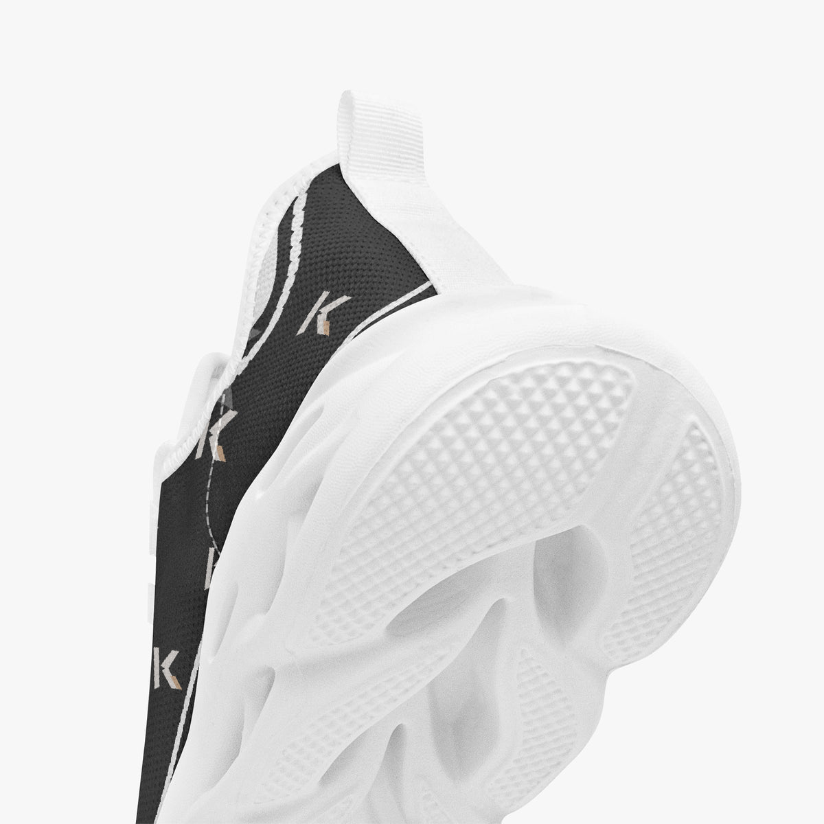 KYNDEO Core Sneaker - Noir Runner — product image