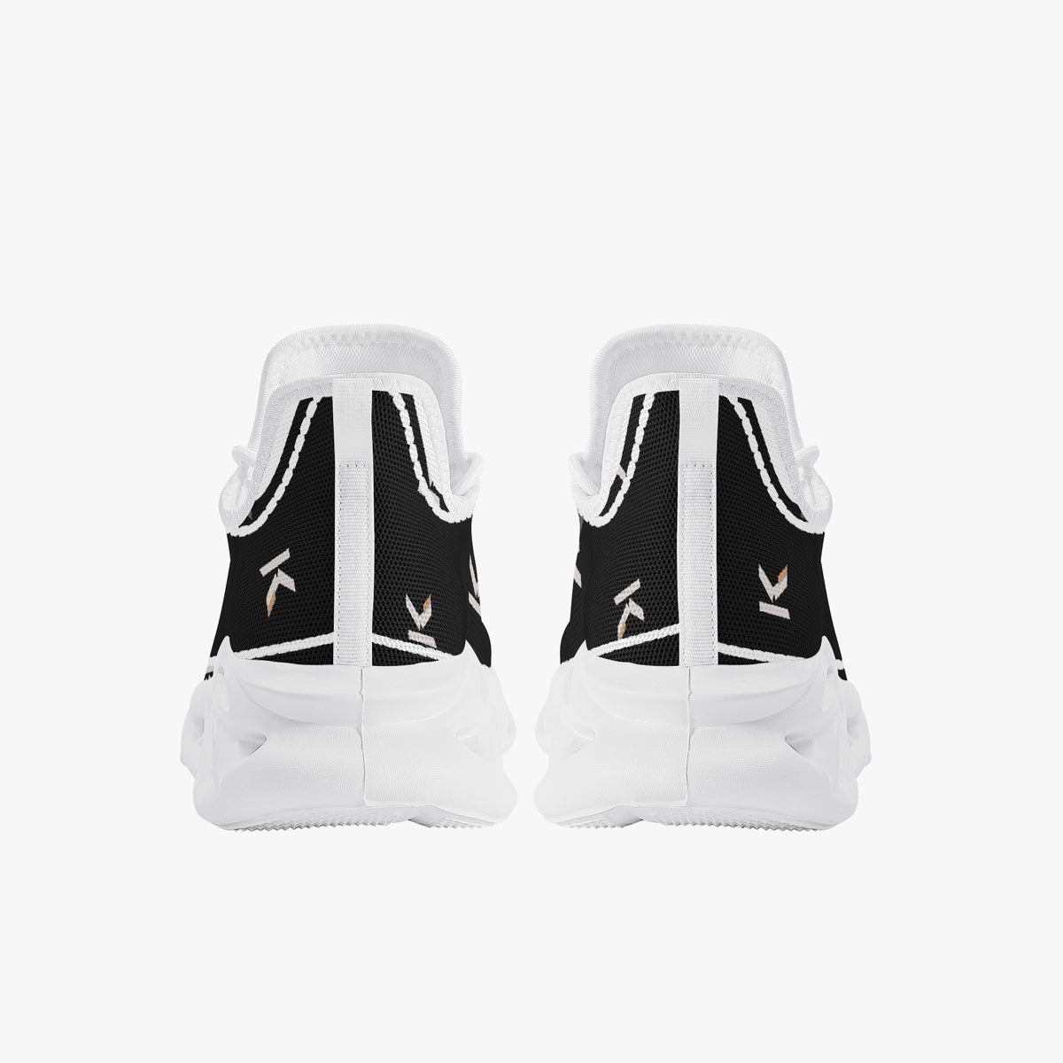 KYNDEO Core Sneaker - Noir Runner — product image